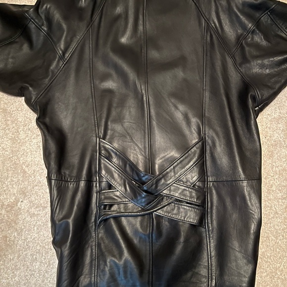 Vintage Neto Women’s Black Leather Coat - Picture 5 of 7